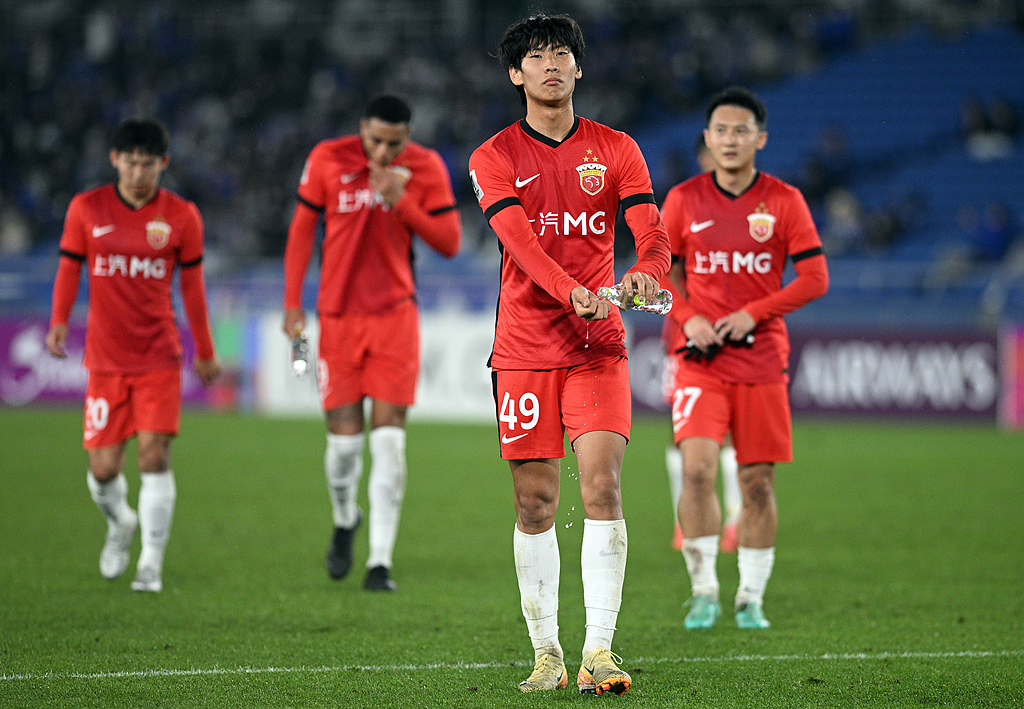 中超-莱昂纳多传射李新翔破门十人海港3-1河南(莱昂纳德最新复出时间)
