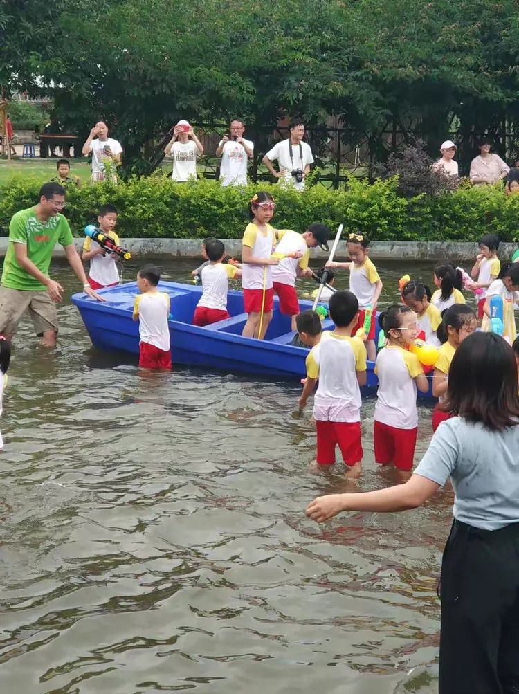 超三联赛官方晒赛场精彩瞬间：球场上的划船高手(2025乒超联赛回放)