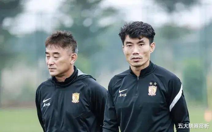 关于贝内文托遭遇失败，主教练重新调整战术的信息