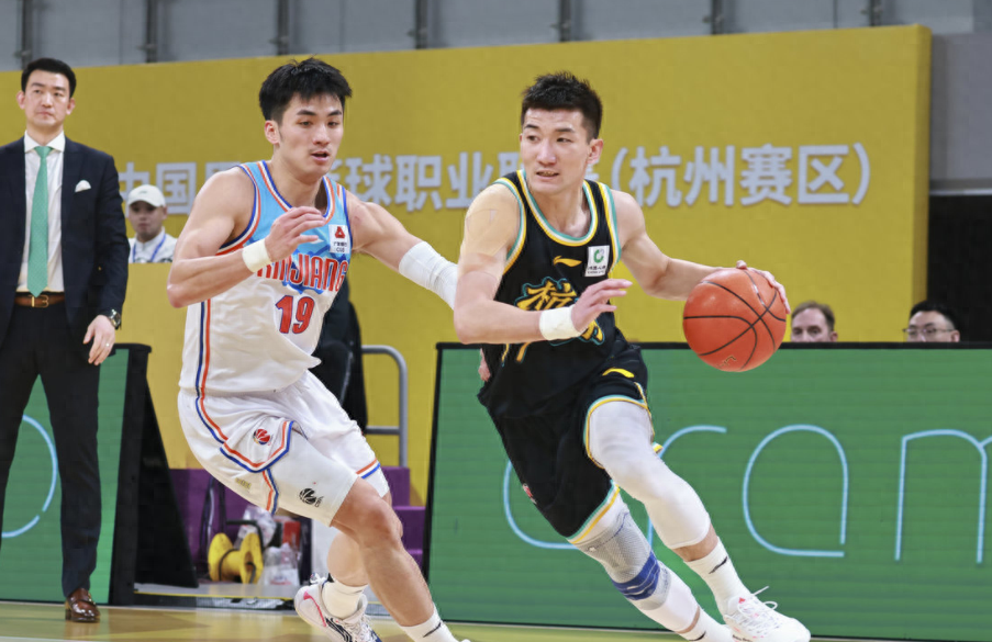 球队狂胜对手，获得晋级资格(获胜球队大小是什么意思)